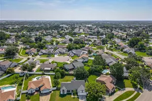 2211 Fairmont Cir, Orlando, FL 32837 - Photo 2