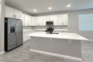10157 Spring Lake Dr, Clermont, FL 34711 - Photo 4