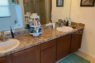 610 Silverthorn Pl, Groveland, FL 34736 - Photo 12