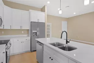 13639 Begonia Cir, Port Charlotte, FL 33981 - Photo 8