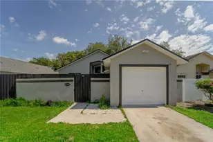 9785 Piney Point Cir, Orlando, FL 32825 - Photo 2