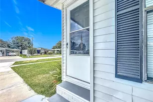 143 Westwood Dr, Leesburg, FL 34748 - Photo 2