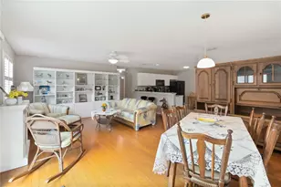 1639 Campos Dr, The Villages, FL 32162 - Photo 4