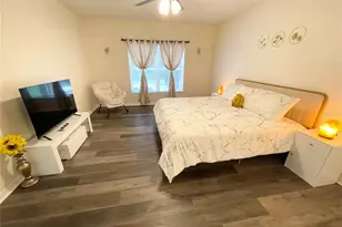 1037 Lake Berkley Dr, Kissimmee, FL 34746 - Photo 14