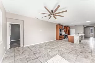 9195 Chandler Dr, Groveland, FL 34736 - Photo 12
