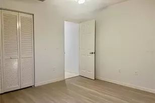 378 Roseling Cir, Venice, FL 34293 - Photo 4