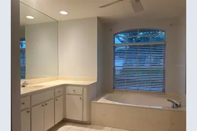 378 Roseling Circle, Venice, FL 34293 - Photo 6