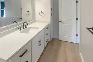 7812 N 53rd St, Tampa, FL 33617 - Photo 20