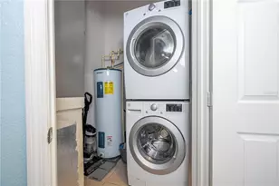 3050 Pirates Retreat Ct, Kissimmee, FL 34747 - Photo 6