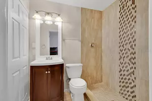 1308 Woodlake Cir, Saint Cloud, FL 34772 - Photo 16