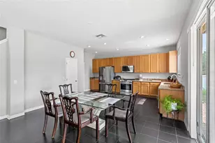 10048 Stratford Pointe Ave, Orlando, FL 32832 - Photo 8