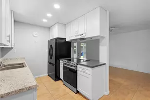 677 E Warner St, Groveland, FL 34736 - Photo 20