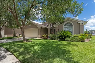 200 Lockbreeze Dr, Davenport, FL 33897 - Photo 2