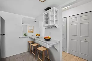 2560 Golf Course Dr, Sarasota, FL 34234 - Photo 6