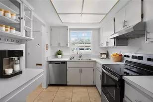 2560 Golf Course Dr, Sarasota, FL 34234 - Photo 4