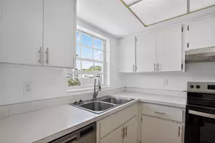 2560 Golf Course Dr, Sarasota, FL 34234 - Photo 14