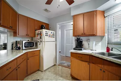 803 N Shore Drive, Leesburg, FL 34748 - Photo 12