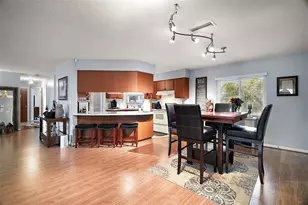 803 N Shore Dr, Leesburg, FL 34748 - Photo 10