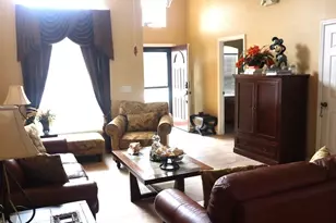 364 Lockbreeze Dr, Davenport, FL 33897 - Photo 4