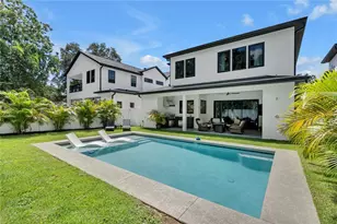 239 E Harding St, Orlando, FL 32806 - Photo 2