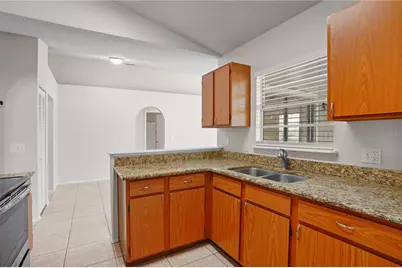 590 Twin Lake Avenue, Deltona, FL 32738 - Photo 12