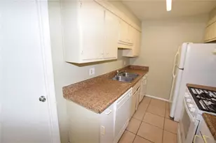 3213 Split Willow Dr, Orlando, FL 32808 - Photo 8