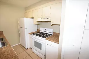 3213 Split Willow Dr, Orlando, FL 32808 - Photo 10