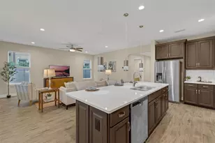 28883 Revaro Ln, Wesley Chapel, FL 33543 - Photo 22