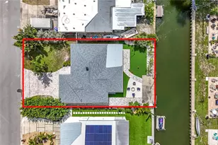 572 Baywood Dr N, Dunedin, FL 34698 - Photo 2