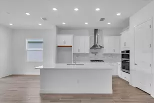 2302 Lone Tree Bnd, Zephyrhills, FL 33541 - Photo 2