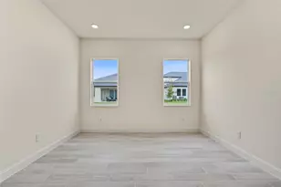 2302 Lone Tree Bnd, Zephyrhills, FL 33541 - Photo 12