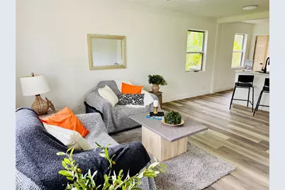 781 58th Avenue NE, Saint Petersburg, FL 33703 - Photo 2