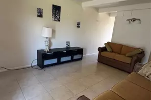 4719 Club Cir, Lakeshore, FL 33854 - Photo 4