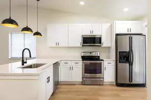 706 Golden Sunshine Cir, Orlando, FL 32807 - Photo 6