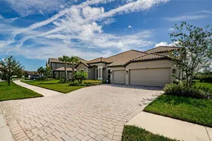 33161 Kateland Dr, Wesley Chapel, FL 33545 - Photo 6