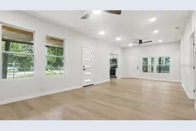 7806 N Van Dyke Place, Tampa, FL 33604 - Photo 8