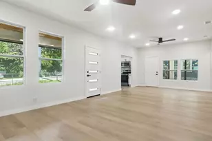 7806 N Van Dyke Pl, Tampa, FL 33604 - Photo 8