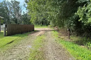 706 E Cherry, Plant City, FL 33563 - Photo 1