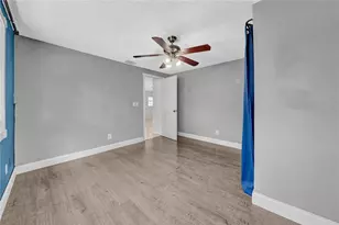 1352 Foxwood Dr, Lutz, FL 33549 - Photo 20