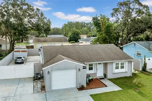 1352 Foxwood Dr, Lutz, FL 33549 - Photo 4