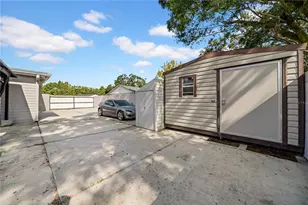 1352 Foxwood Dr, Lutz, FL 33549 - Photo 28