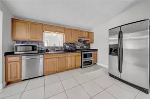 1352 Foxwood Dr, Lutz, FL 33549 - Photo 10