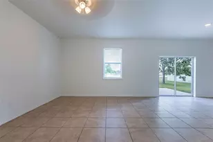 1706 Bonita Bluff Ct, Ruskin, FL 33570 - Photo 8