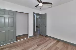 510 91st Ave N, Saint Petersburg, FL 33702 - Photo 14