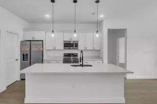 16954 SW 39th Cir, Ocala, FL 34473 - Photo 2