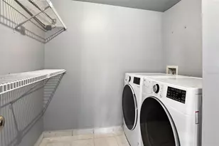 8201 Sun Spring Cir, Orlando, FL 32825 - Photo 20