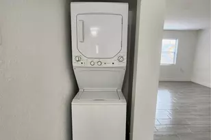 711 Wyman Ct, Orlando, FL 32809 - Photo 10