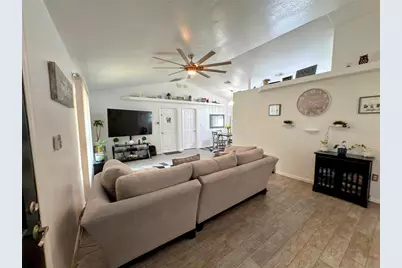 408 Raymond Street, Minneola, FL 34715 - Photo 6