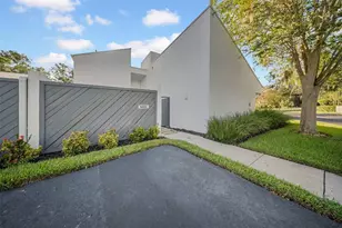 14123 Cypress Cir, Tampa, FL 33618 - Photo 2