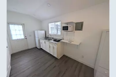 1002 Kirkland Drive #Unit B, Tampa, FL 33619 - Photo 2